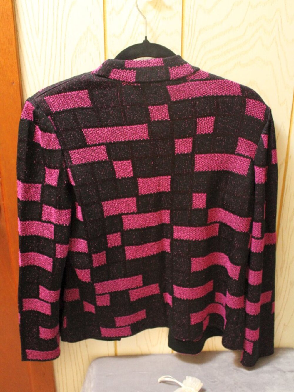 Ming Wang Women's Long-Sleeve Sweater & Monet Vintage Bracelet - Picture 4 of 4
